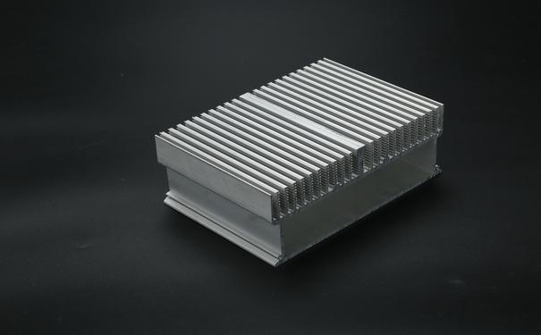草莓污视频网站散熱器